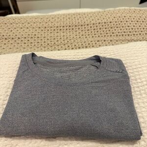 Men’s lululemon License to Train Relaxed-Fit Short sleeve shirt - Light Gray
